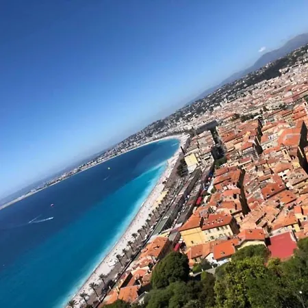 Mobility Lease 2br 2ba 2 Kitchens 2 Balconies In Old Town Сasa de vacaciones Niza