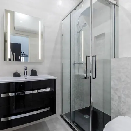 Сasa de vacaciones Mobility Lease 2br 2ba 2 Kitchens 2 Balconies In Old Town