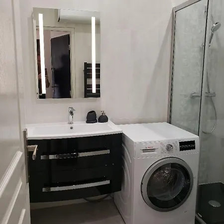 Mobility Lease 2br 2ba 2 Kitchens 2 Balconies In Old Town Niza