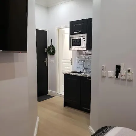 Mobility Lease 2br 2ba 2 Kitchens 2 Balconies In Old Town Сasa de vacaciones Niza