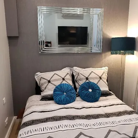 Mobility Lease 2br 2ba 2 Kitchens 2 Balconies In Old Town Сasa de vacaciones Niza